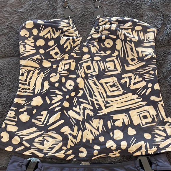 🩱 Victoria’s Secret Halter Top Tankini, Large Top, Medium Bottoms 🩱 - Picture 2 of 10